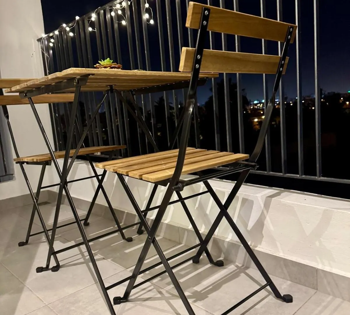 Central Luxurious & Great Location Ultra Fast Wi-Fi In The Heart Of Casablanca Oasis Disrict With A City View