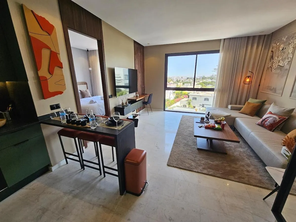 Central Luxurious & Great Location Ultra Fast Wi-Fi In The Heart Of Casablanca Oasis Disrict With A City View Apartamento