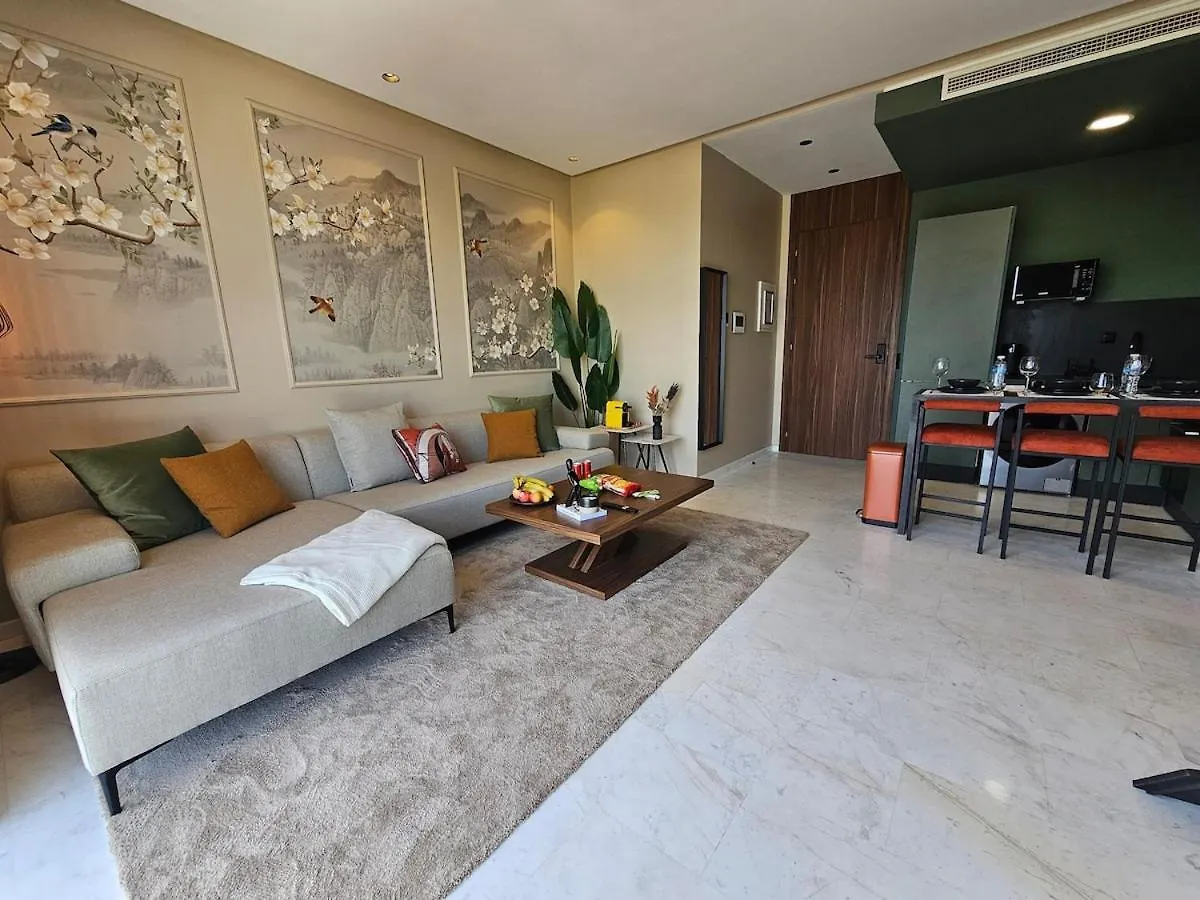 Daire Central Luxurious & Great Location Ultra Fast Wi-Fi In The Heart Of Casablanca Oasis Disrict With A City View