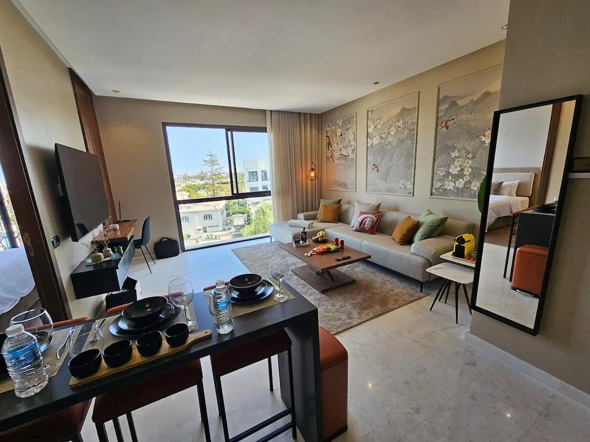 Central Luxurious & Great Location Ultra Fast Wi-Fi In The Heart Of Casablanca Oasis Disrict With A City View